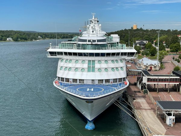 What Factors Influence Travelers to Choose Vacation Rentals in the UK?